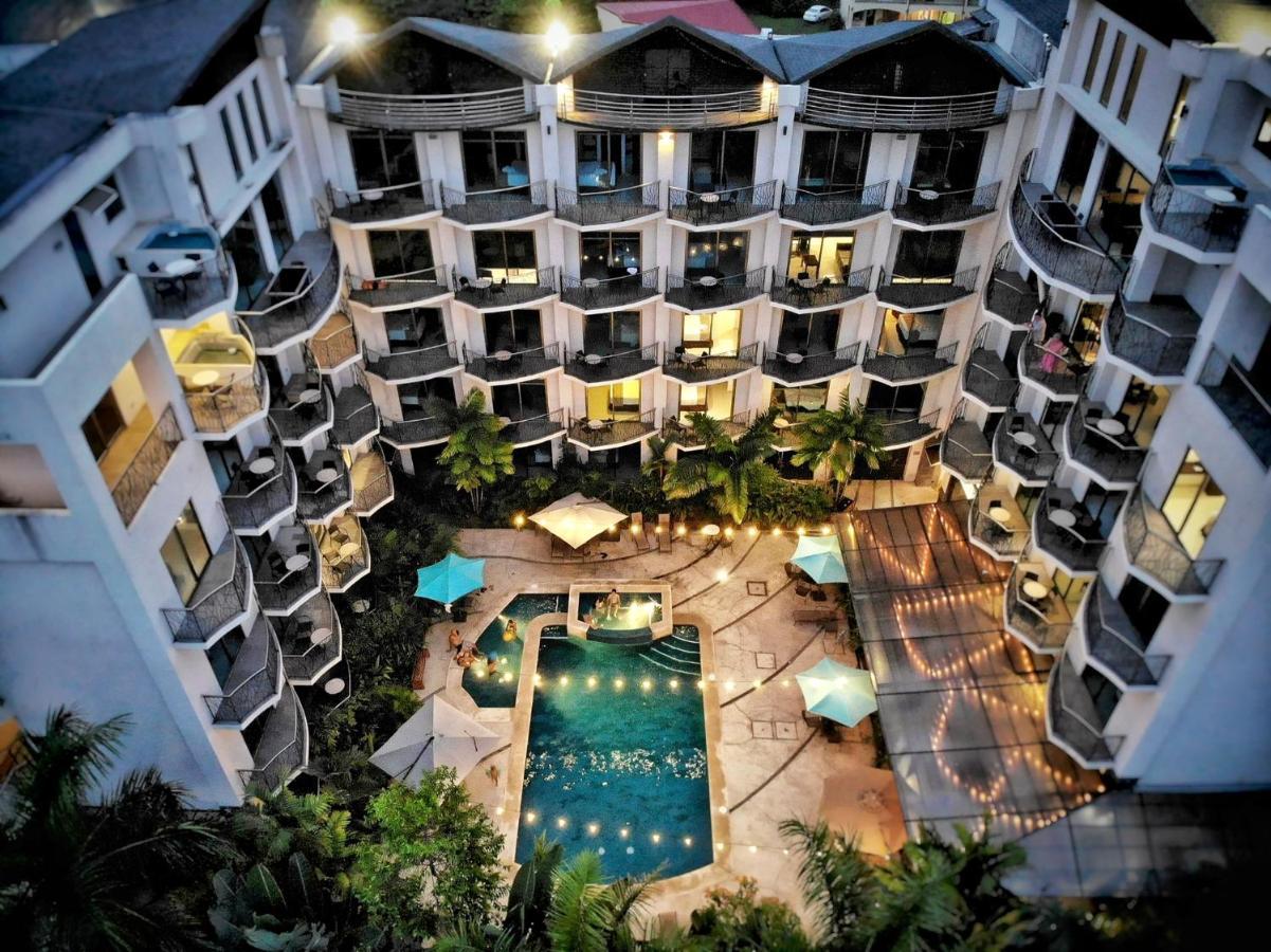 Pacific Suites Boutique Hotel And Bistro 자코 외부 사진